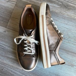 Clarks metallic copper shoes. Size 8.